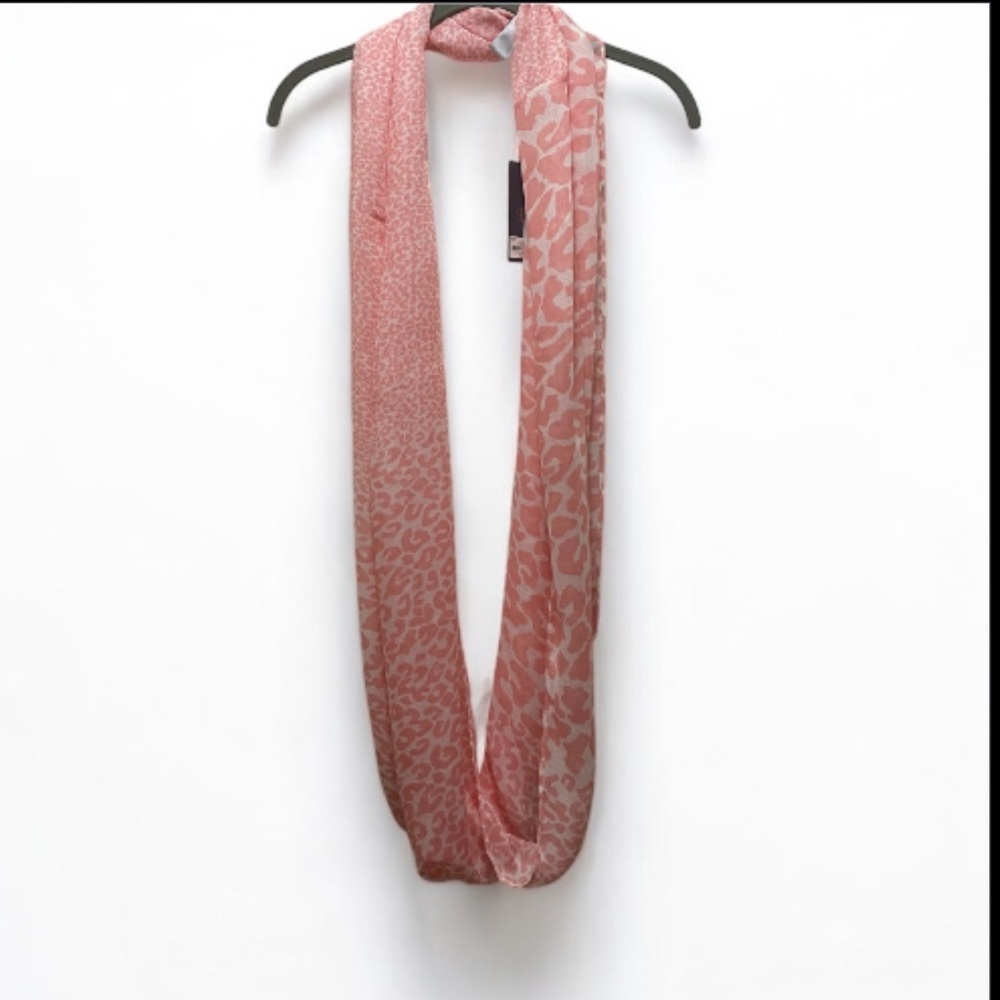 Jennifer Lopez Pink Animal Print Scarf - Picture 2 of 8